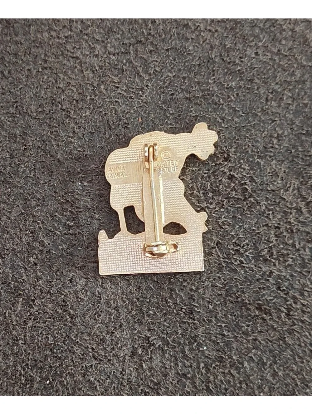 1970s Peanuts Snoopy Skiing Wrightwood  Cloisonné Gold Tone Enamel Pin